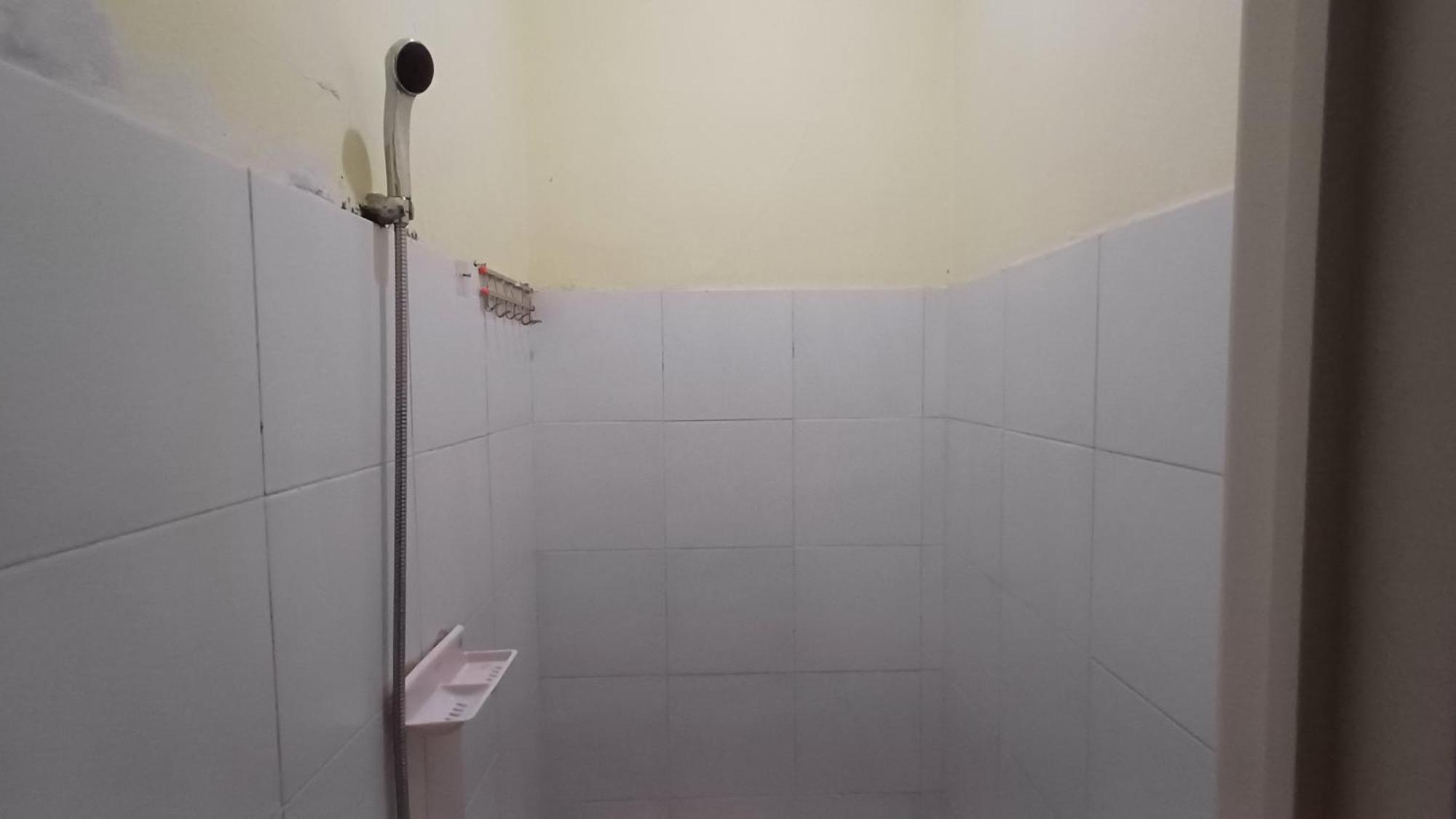 Hotel Kost Carmelia Syariah Baranangsiang Bogor Exterior foto